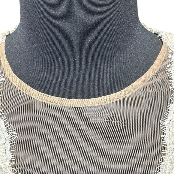 Betsy & Adam White/Blush Lace Peplum Illusion Sheath Dress Size 12 - Picture 12 of 12